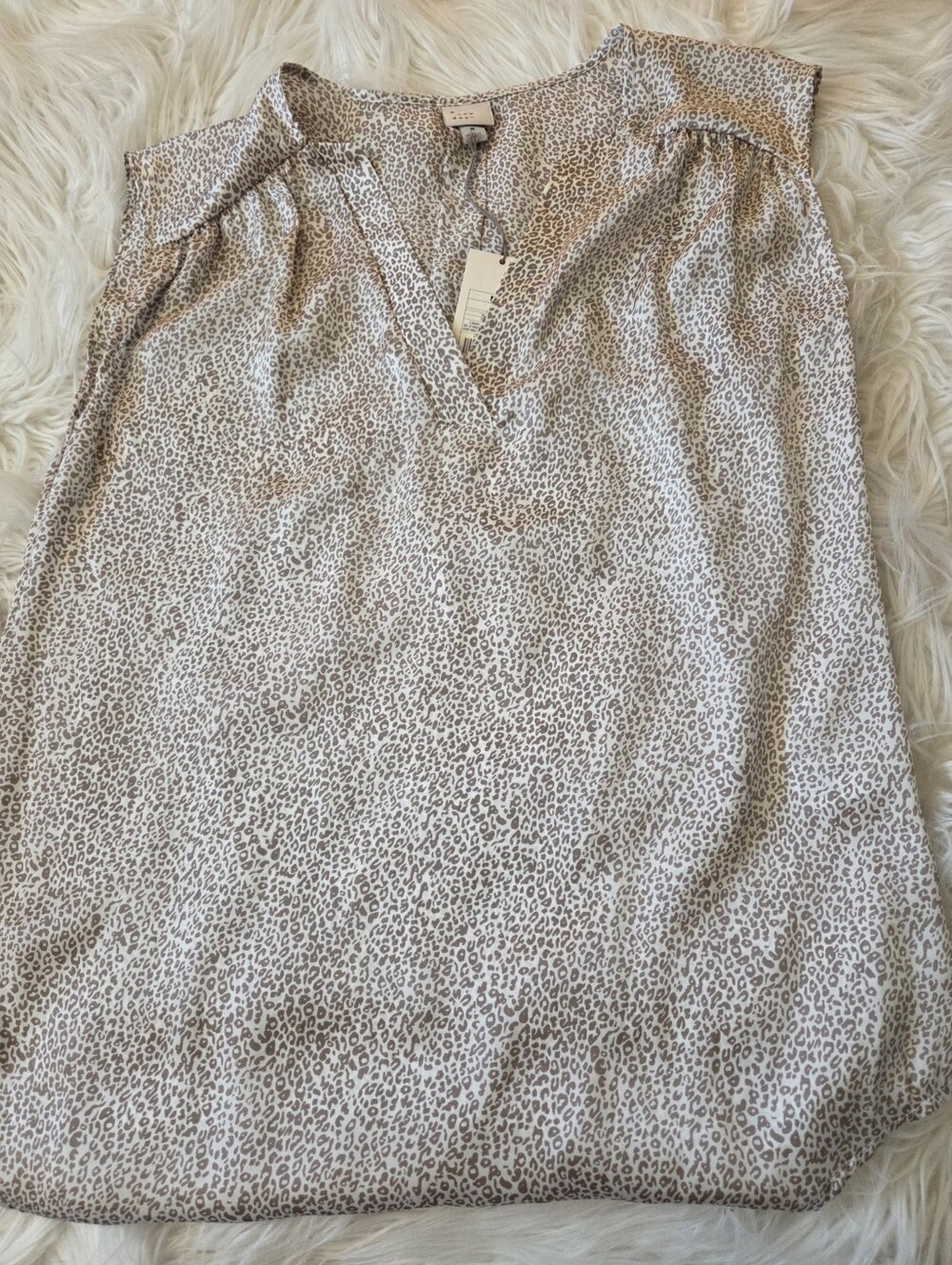 Sleeveless Animal Print V-Neck Women’s Top - Neutral